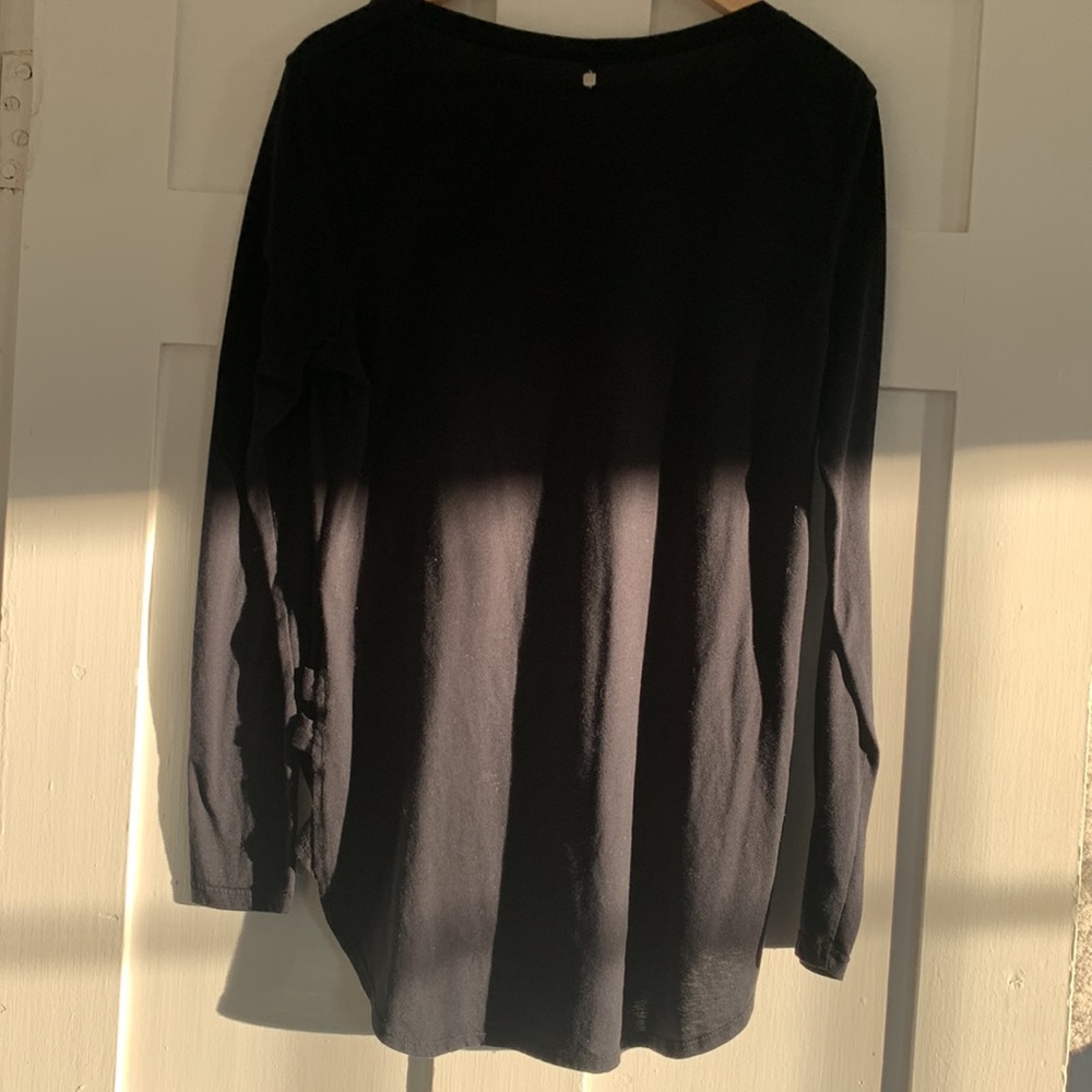 Large Fabletics top - Picture 4 of 6